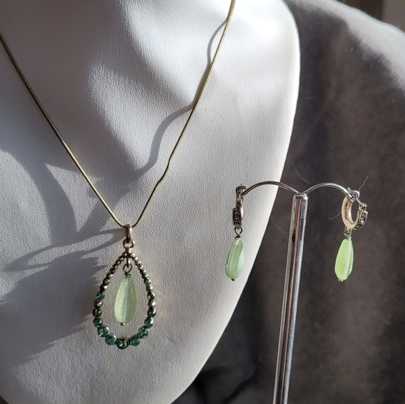 M&S Green cats eye and Rhinestone goldtone teardrop pendant and earrings set - Picture 3 of 6